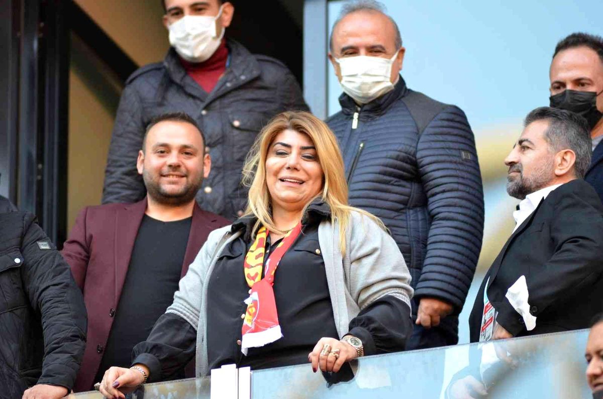 Berna Gözbaşı: "9 kişiyle tarihe geçen bir maçtı"