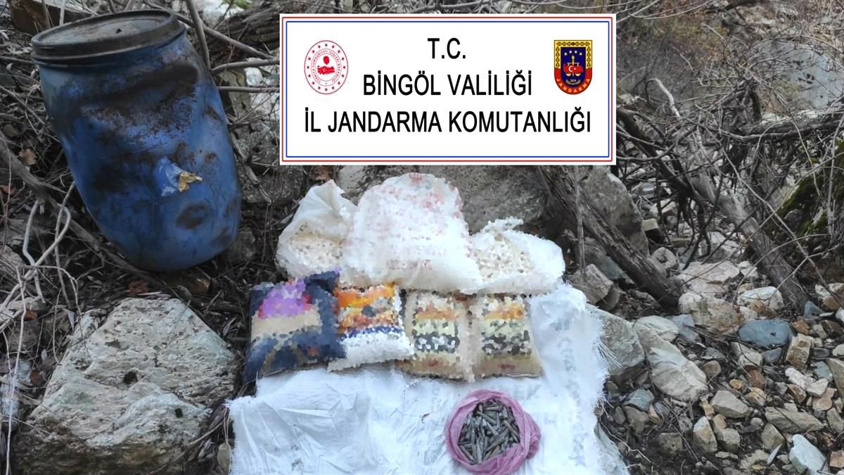 Son dakika haberleri! Bingöl\'de terör örgütüne ait sığınak imha edildi