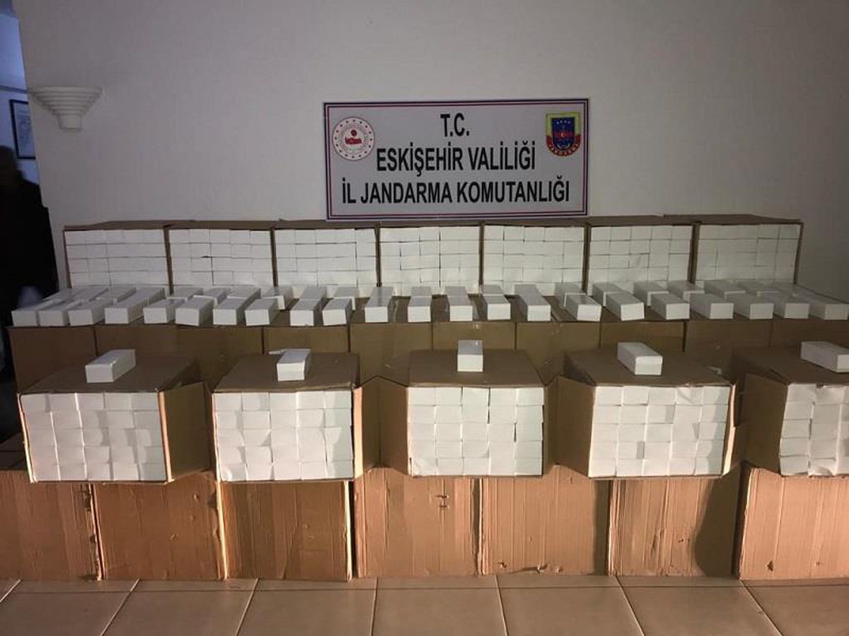 Eskişehir\'de kaçak sigara operasyonunda 2 şüpheli gözaltına alındı