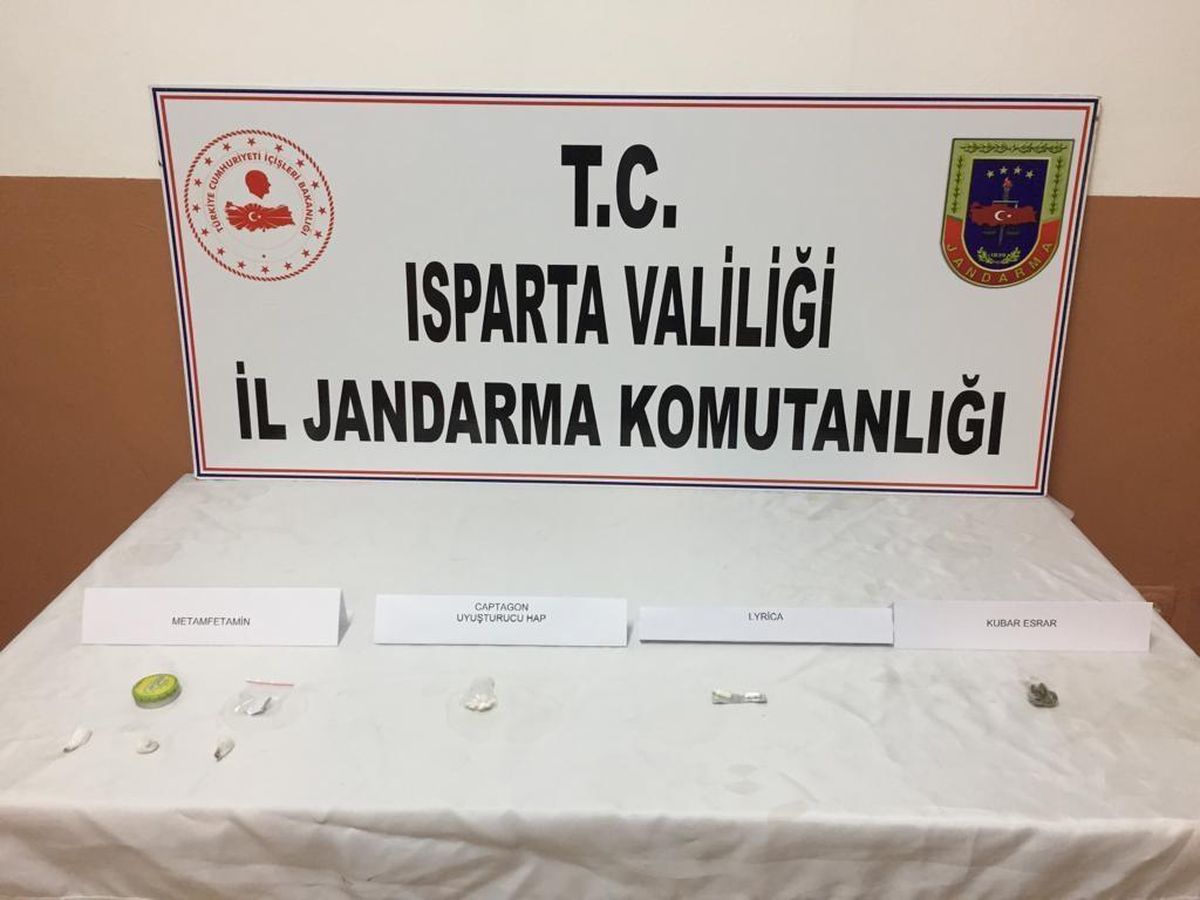 Son dakika... Isparta\'da uyuşturucu operasyonlarında yakalanan 11 zanlıdan 2\'si tutuklandı