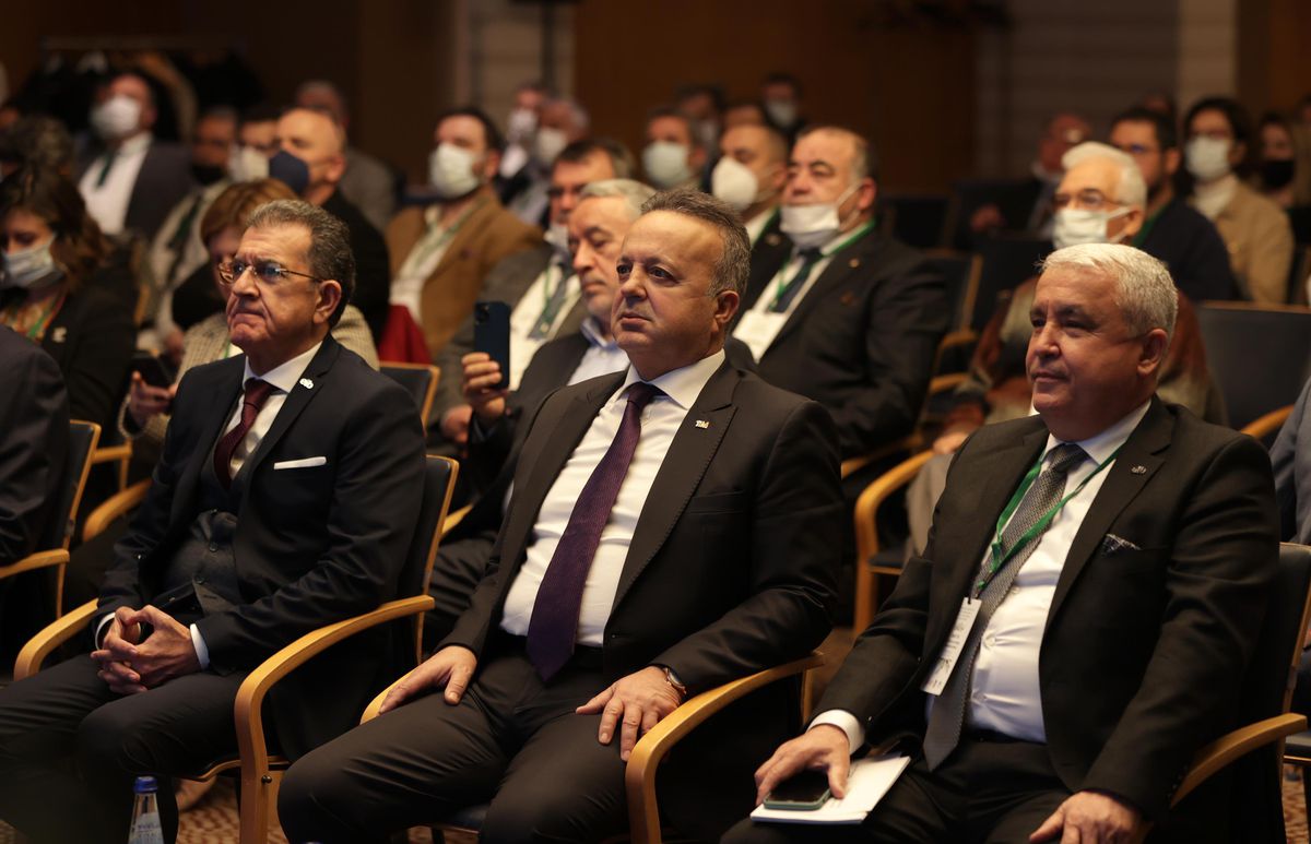 İzmir\'de düzenlenen çalıştayda iklim değişikliğinin zeytinciliğe etkisi tartışılıyor