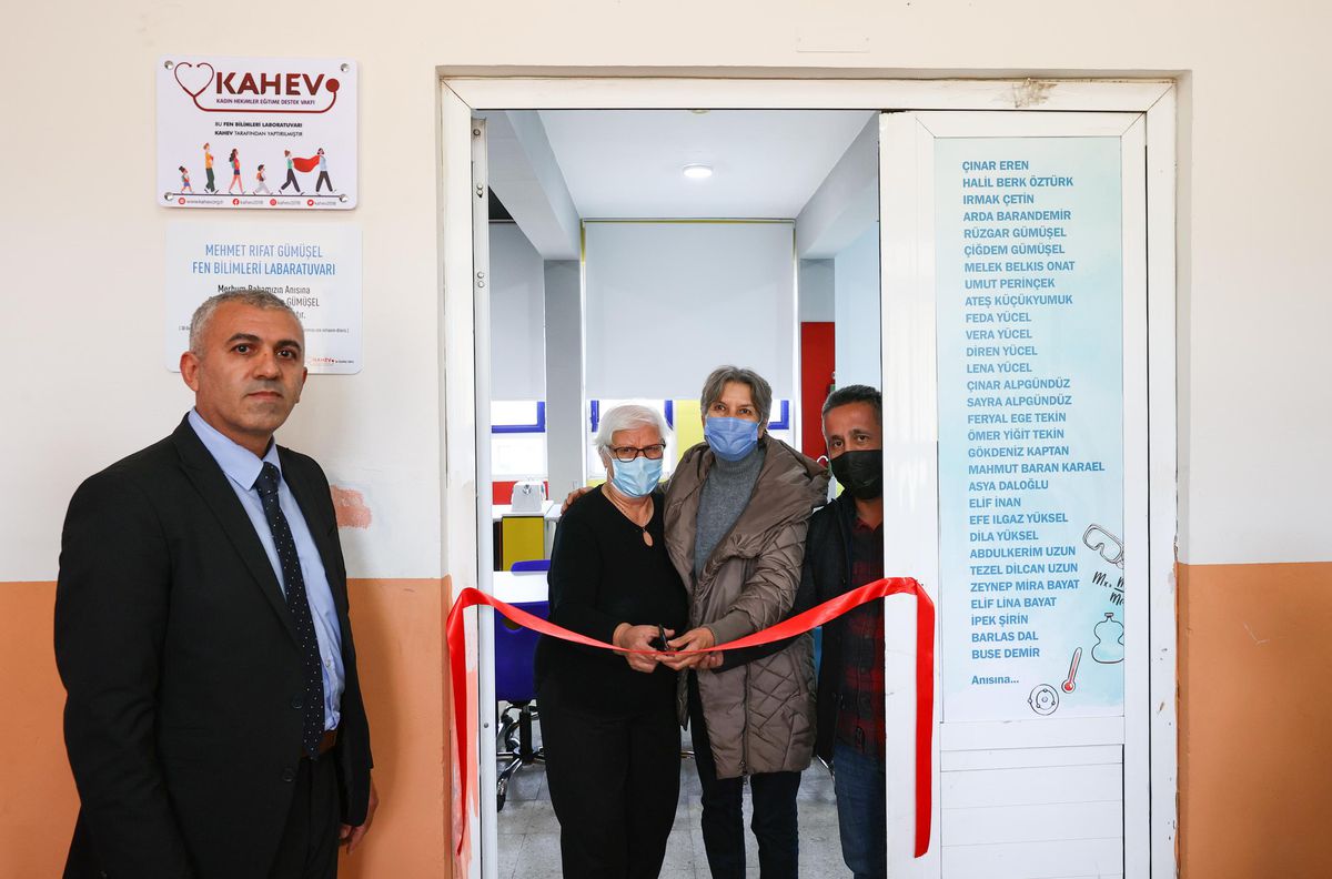 Son dakika haberleri... İzmir'deki depremde hayatını kaybeden çocukların adı fen laboratuvarında yaşatılacak
