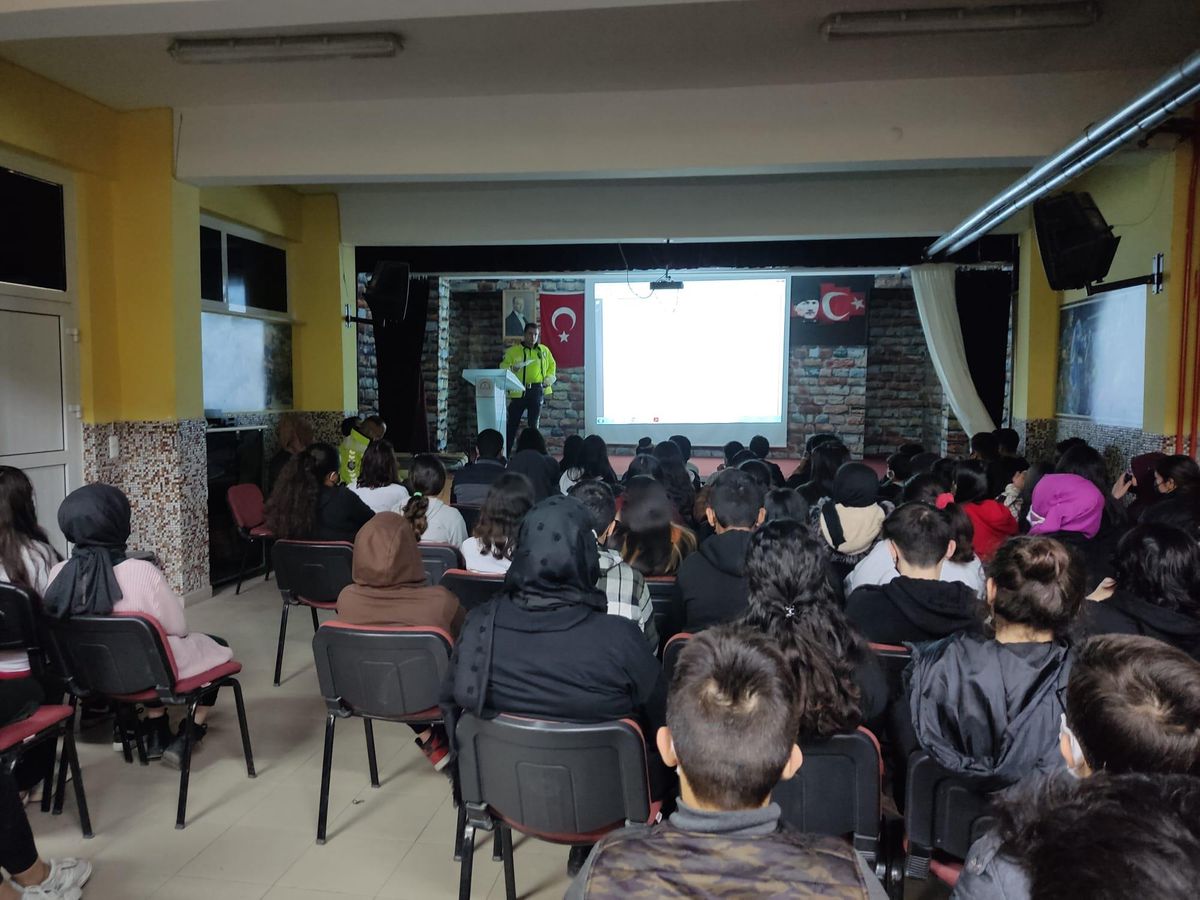 Kulu\'da liseli öğrencilere trafik güvenliği eğitimi verildi