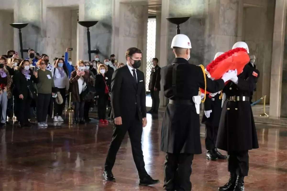 Kuzey Ege Kent Konseyleri\'nden Anıtkabir ziyareti