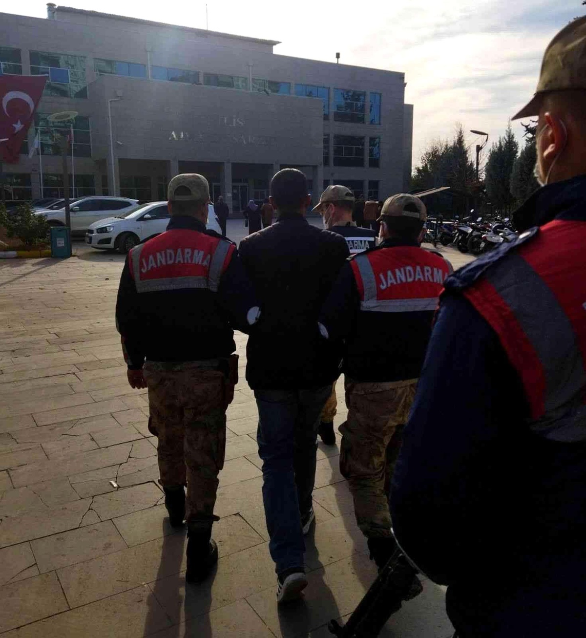 17 yıl kesinleşmiş hapis cezası bulunan zanlı yakalandı
