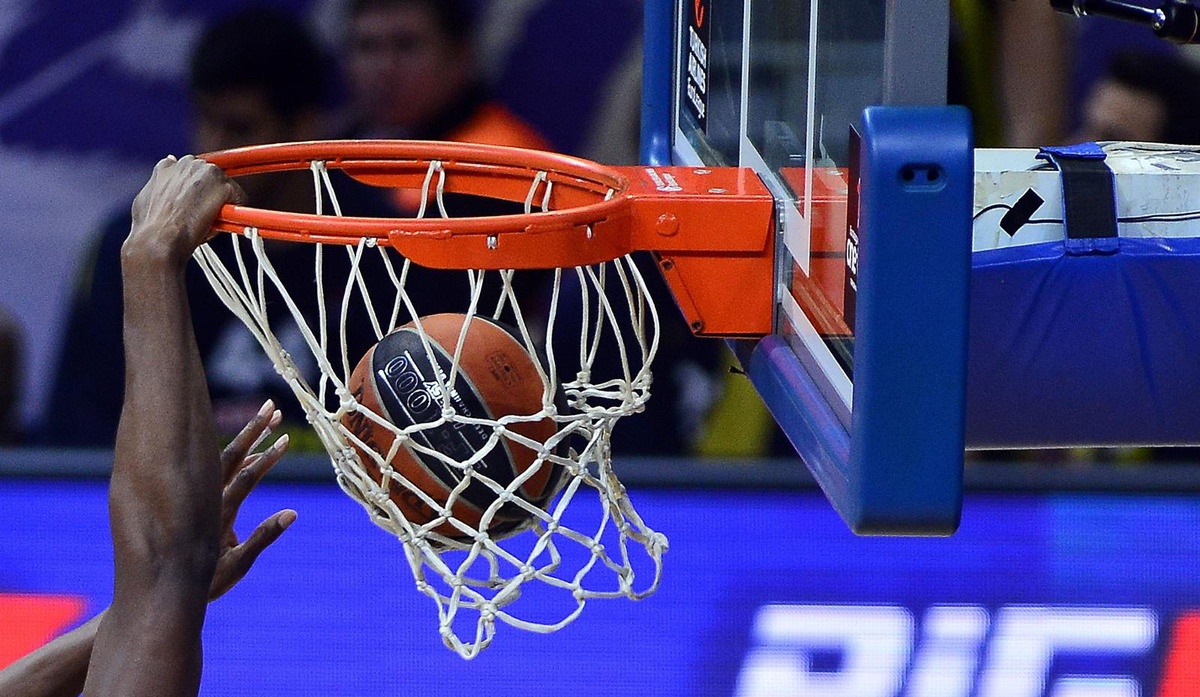 Anadolu Efes\'ten Euroleague\'de seyirci rekoru