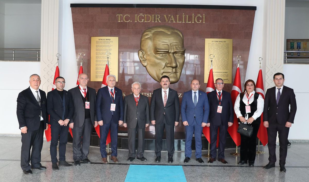 Azerbaycan Aksakallıları Birliği, Iğdır Valisi Sarıibrahim\'i ziyaret etti