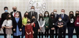 Milli Eğitim Bakanı Özer, 'Birlikten Sevgi Doğar' temalı resim sergisinin açılışına katıldı