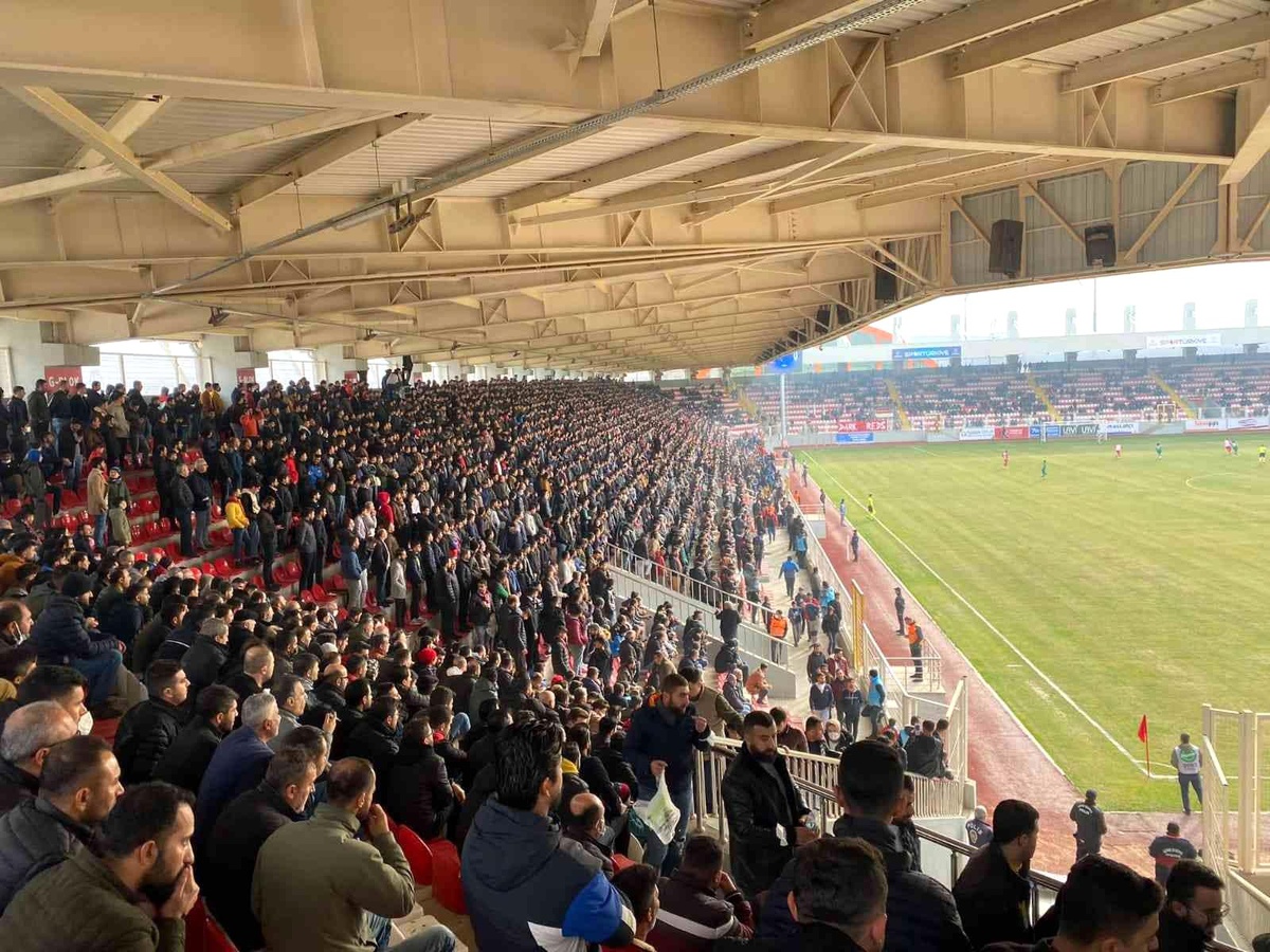 Batman Petrolspor Erbaaspor maçında dostluk örneği