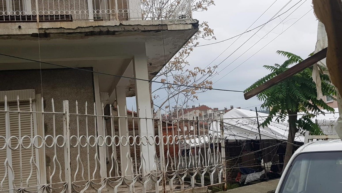 Edremit\'te demir hırsızlığı şüphelisi polisten kaçamadı