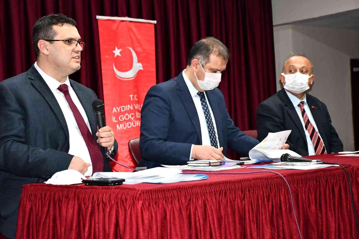 Aydın İl Göç İdaresi, muhtarlarla istişare toplantısı yaptı