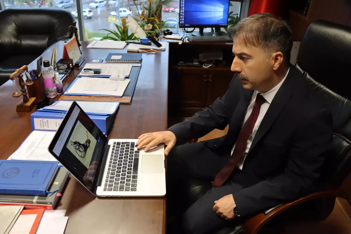 Kilis Cumhuriyet Başsavcısı Akman, AA\'nın "Yılın Fotoğrafları" oylamasına katıldı