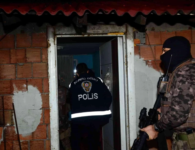Kocaeli'de aranan şüphelilere polis operasyonu