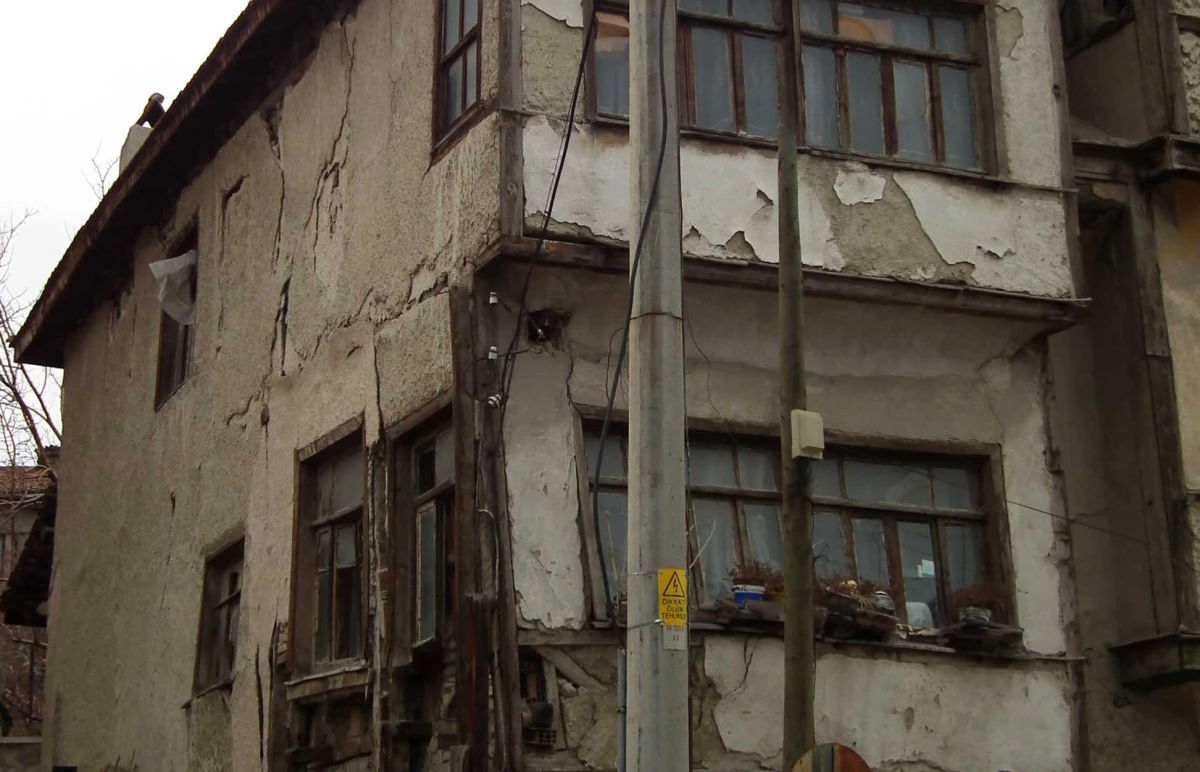 Kütahya\'da 205 metruk evin yıkımı tamamlandı