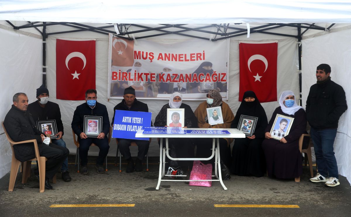 Muş\'ta çocukları için HDP önünde eylem yapan aile sayısı 23\'e yükseldi