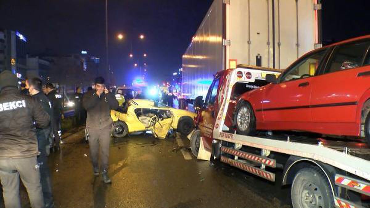 Pendik D-100 Karayolu'nda kaza: 1 ölü, 3 yaralı