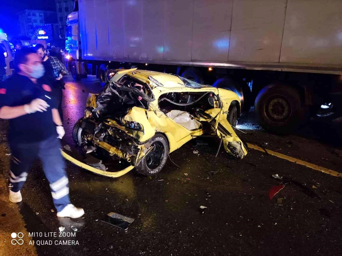 Pendik\'te zincirleme trafik kazasında 1 kişi öldü, 3 kişi yaralandı