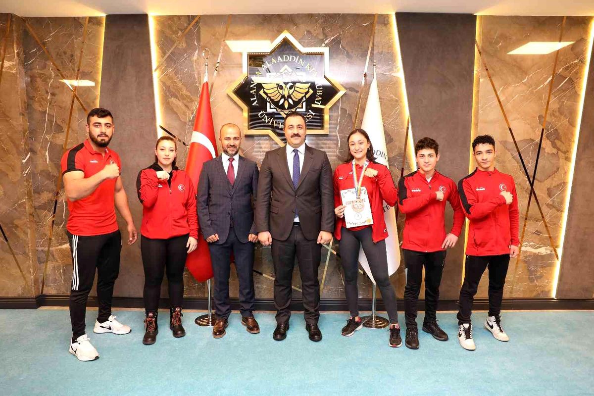 Rektör Kalan, Bilek Güreşi takımı ile bir araya geldi