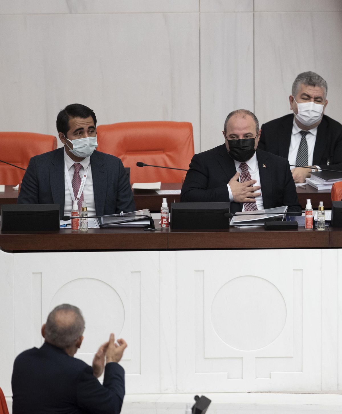 Son dakika haber | Bakan Varank, 3'üncü kez baba olduğu haberini TBMM bütçe görüşmesinde aldı