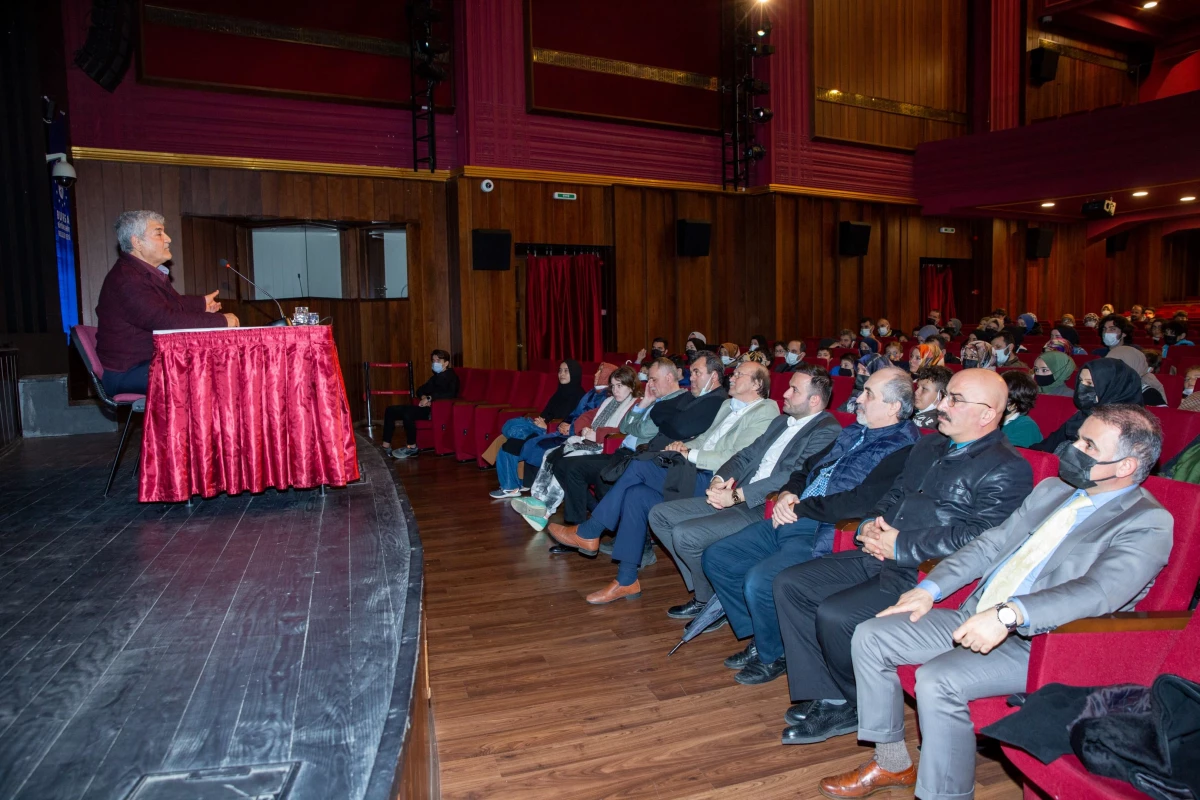 Usta yönetmen Mesut Uçakan, Bursalı sinemaseverlerle buluştu
