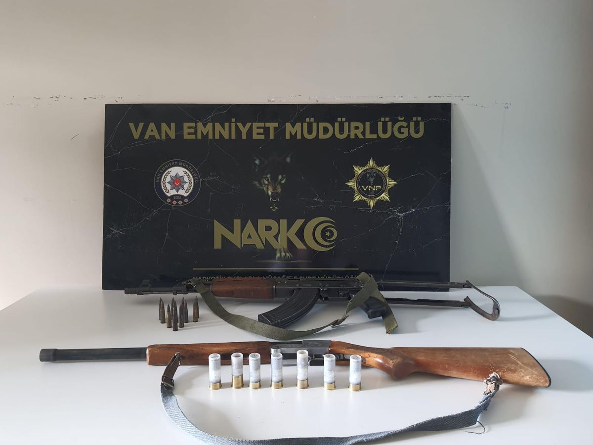 Van\'da yakalanan uyuşturucuyla ilgili 4 şüpheli tutuklandı