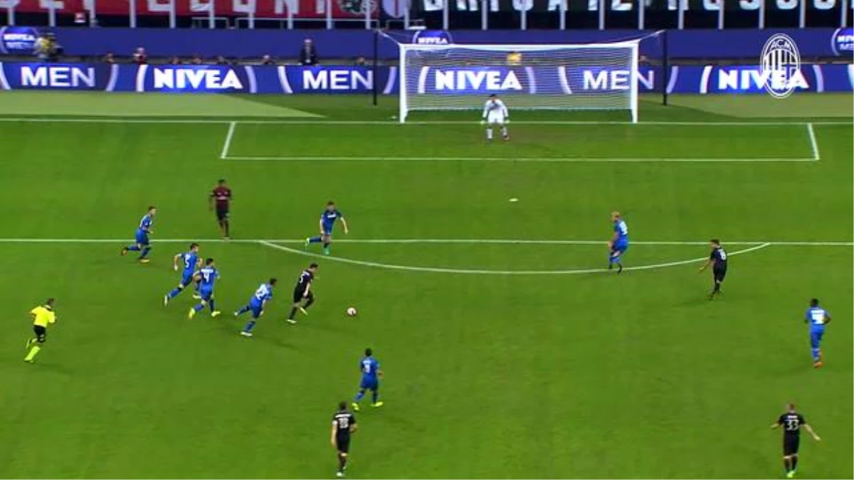 Yedi Gollü Maçta AC Milan Sassuolo\'yu Mağlup Ediyor