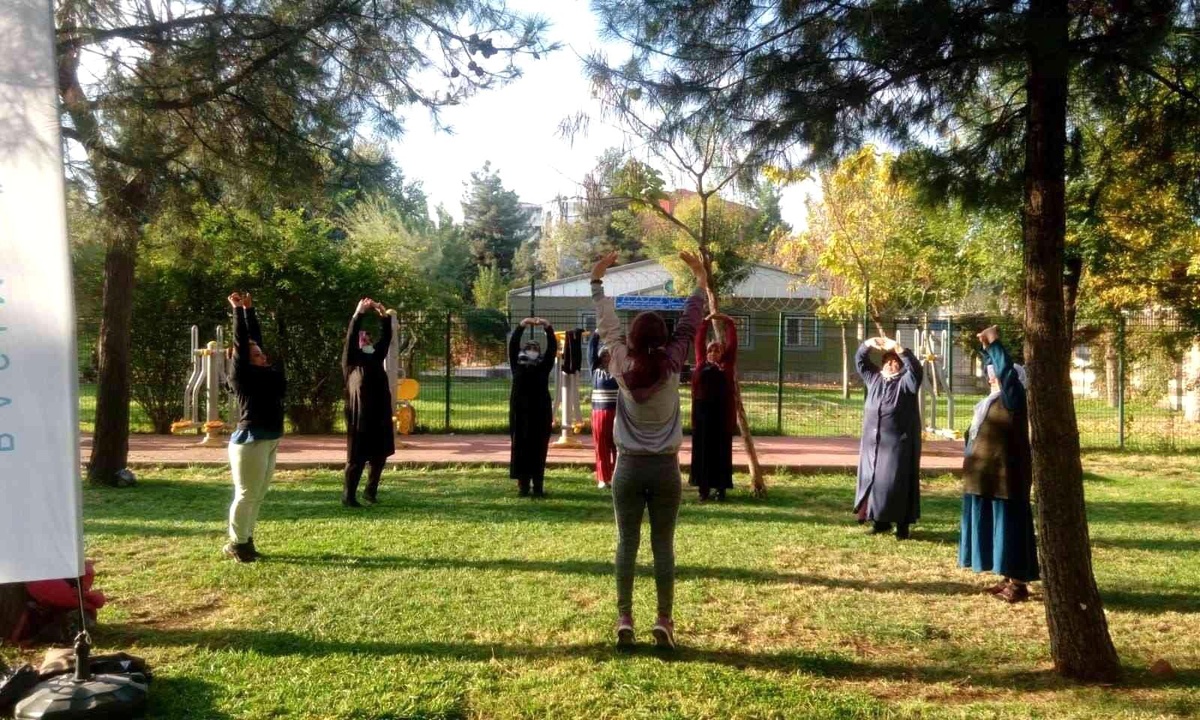 Yenişehir Belediyesi, vatandaşları sabah sporunda buluşturuyor