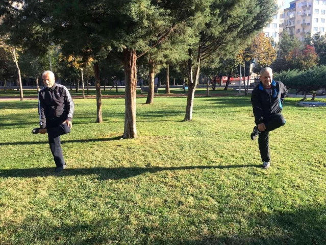 Yenişehir Belediyesi'nin sabah sporuna vatandaşlardan yoğun ilgi