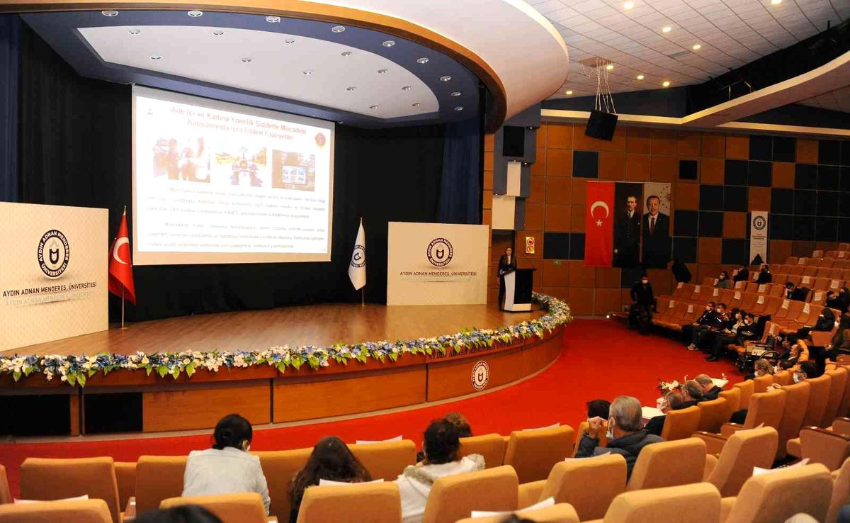 Üniversitemiz Ev Sahipliğinde 10 Aralık Dünya İnsan Hakları Konferansı Gerçekleşti