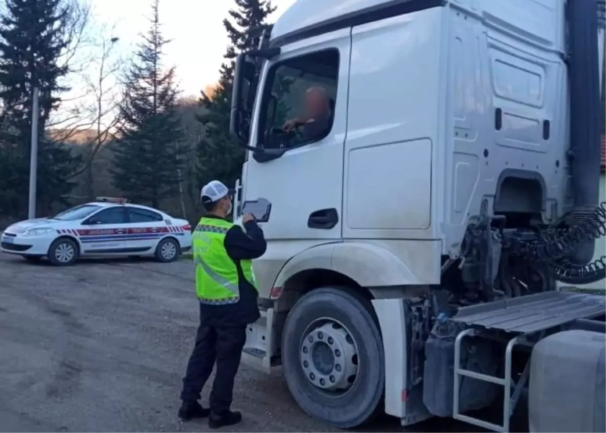 Ağır tonajlı 5 araç trafikten men edildi