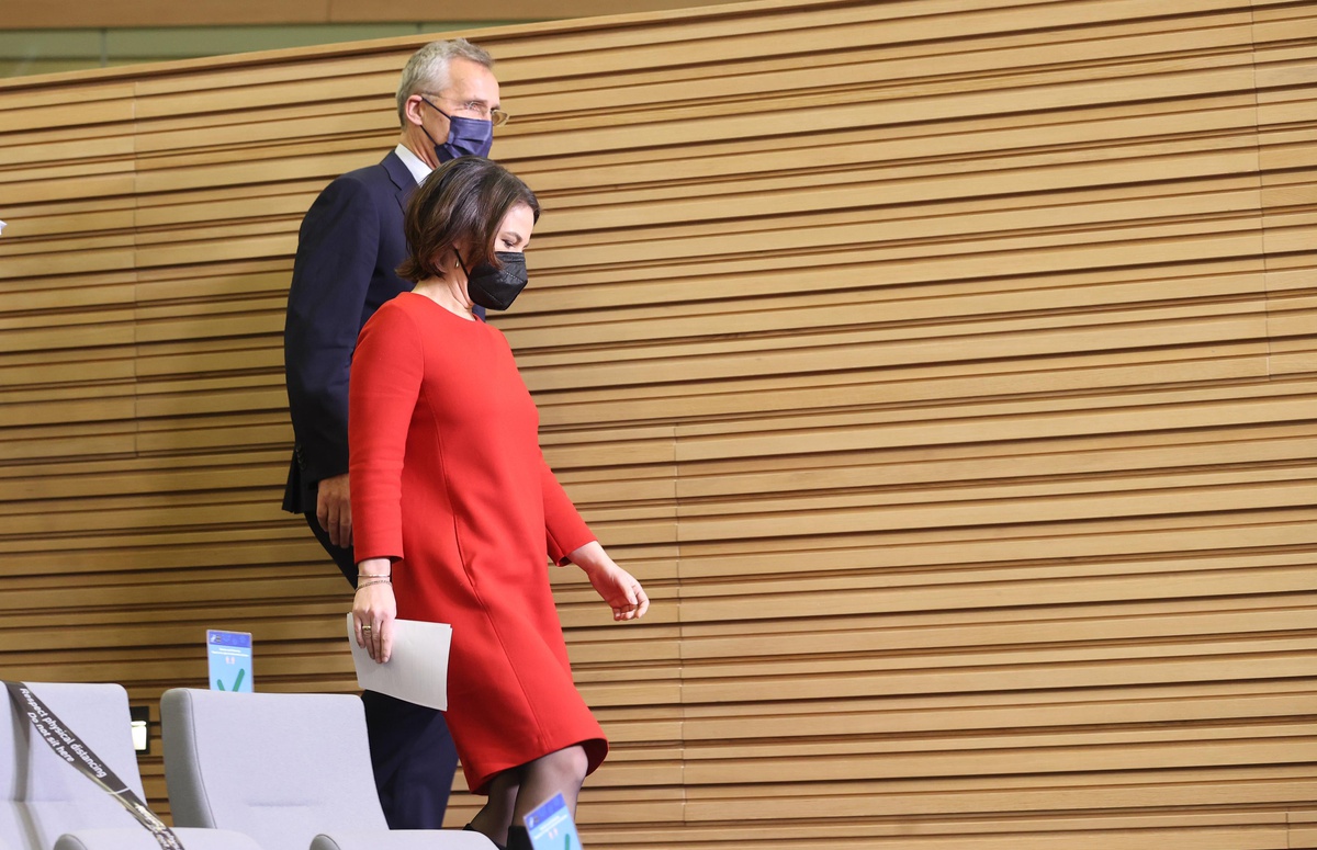 Son dakika... Almanya Dışişleri Bakanı Baerbock: "NATO Avrupa\'da güvenliğin vazgeçilmez dayanağıdır"