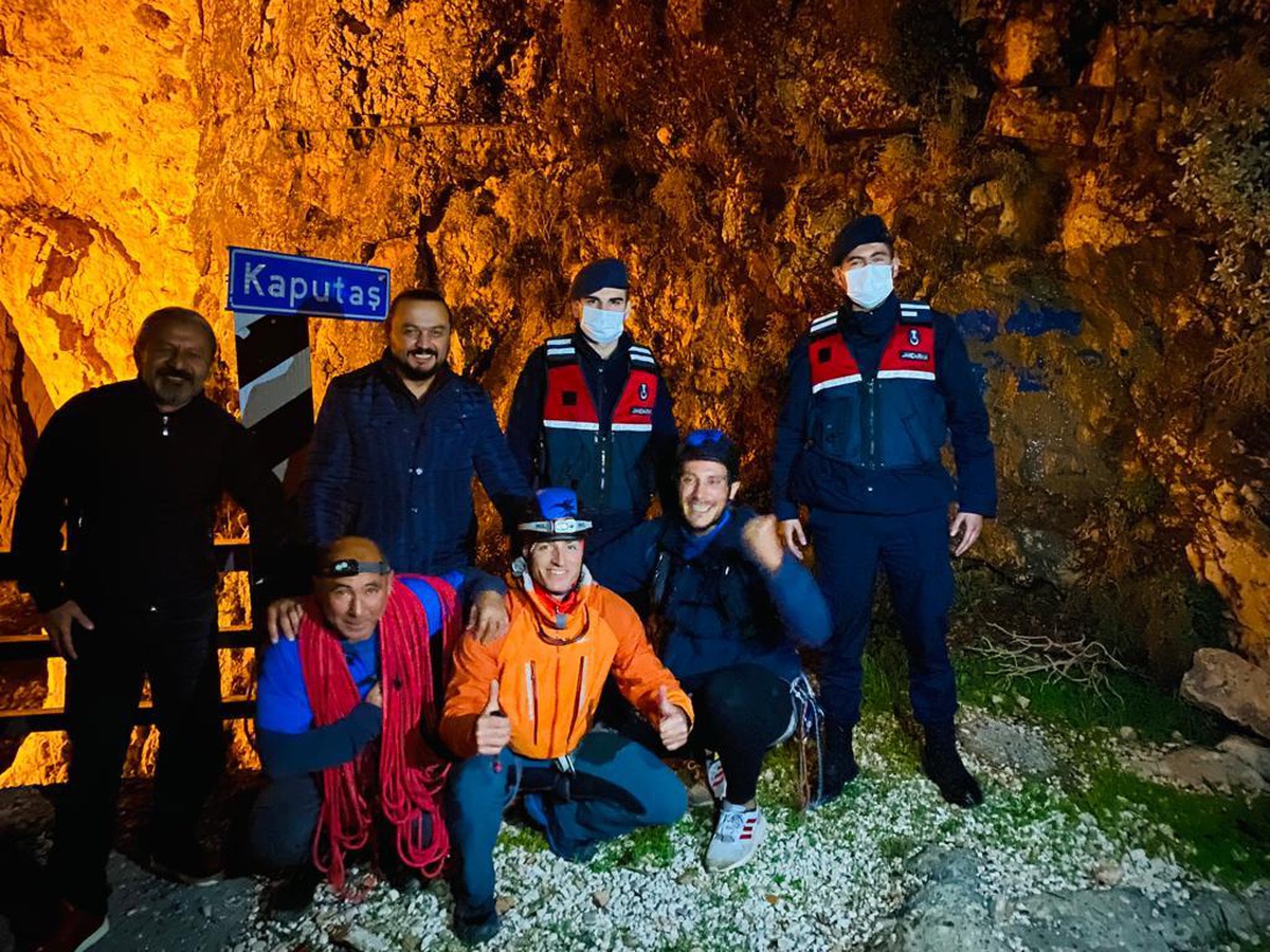 Antalya\'da doğa yürüyüşü yaptıkları kanyonda kaybolan 3 kişi bulundu