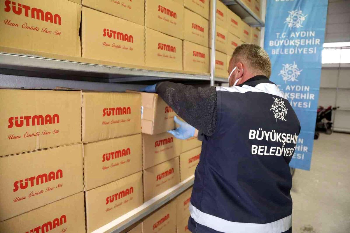 Aydın Büyükşehir ücretsiz süt dağıtımına başladı