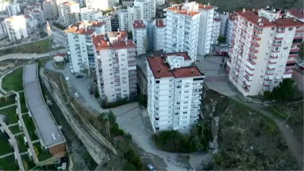 İstinat duvarının çökmesi sonucu 2 apartman tahliye edildi