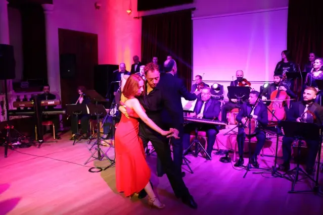  Tango ve Aşk Şarkıları konseri