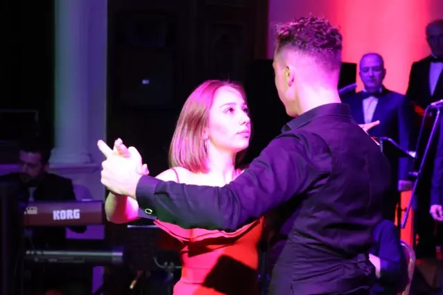  Tango ve Aşk Şarkıları konseri