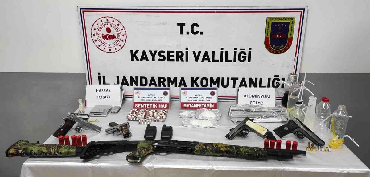 Evden cephane çıktı