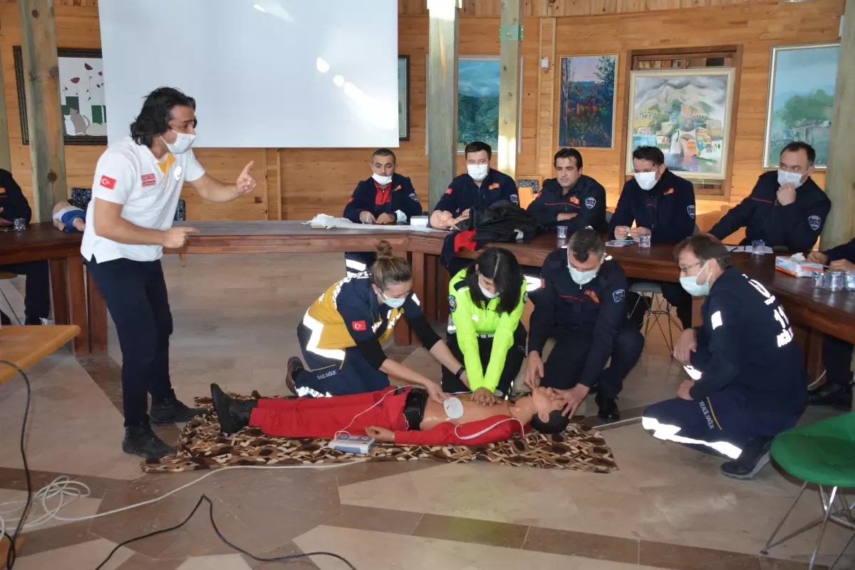 Son dakika haberi... Gediz'de itfaiye ve trafik personeline ilk yardım dersi verildi