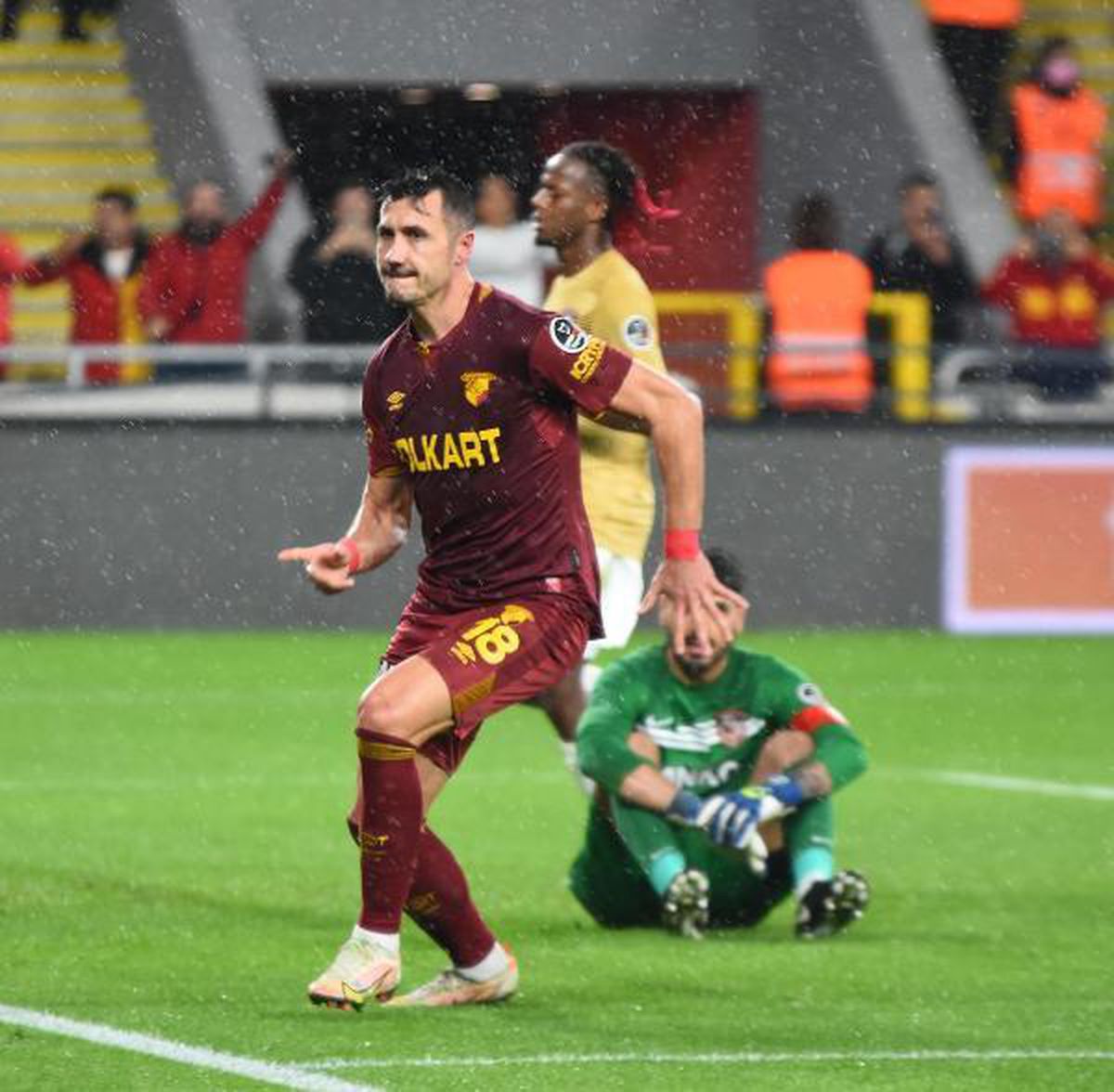 Göztepe\'de Jahovic coştu, N\'Diaye durdu