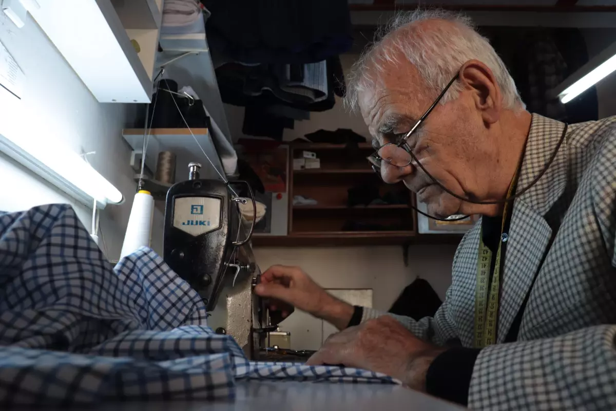 Hataylı 67 yıllık terzi mesleğini yaşatmak istiyor