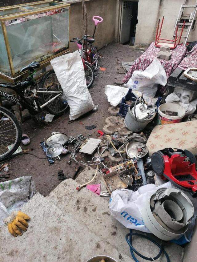 Hurdacı kabusu yaşadı! Topladığı malzemelerin arasından çıkan bomba fünyesi elinde patladı