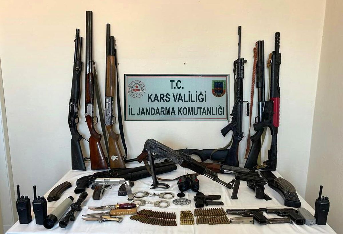 Kars\'ta jandarma suç örgütünü çökertti