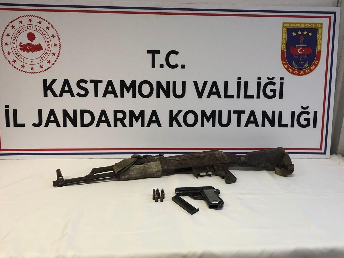 Kastamonu\'da silah kaçakçılığı operasyonunda 3 şüpheli yakalandı