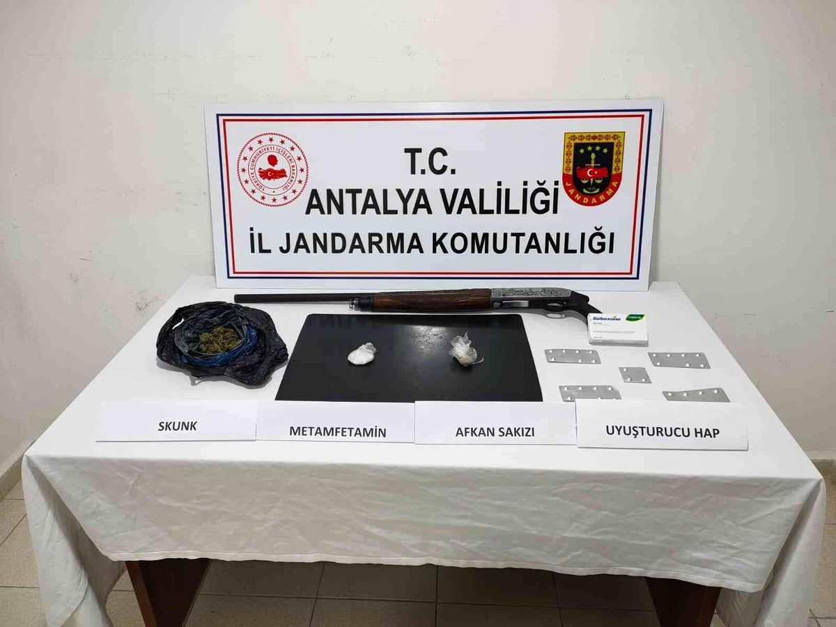 Son dakika haber: Manavgat\'ta uyuşturucu tacirine operasyon