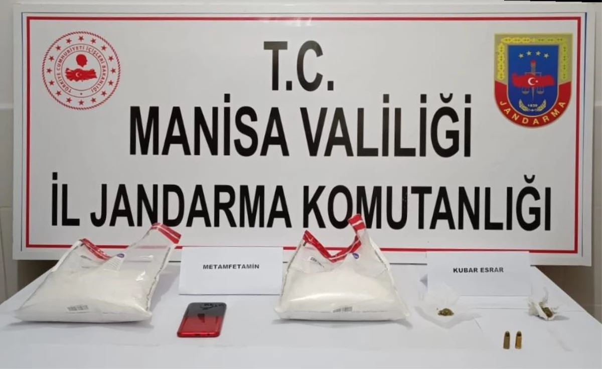 Manisa\'da otomobilde 1,5 kilogram metamfetamin ele geçirildi