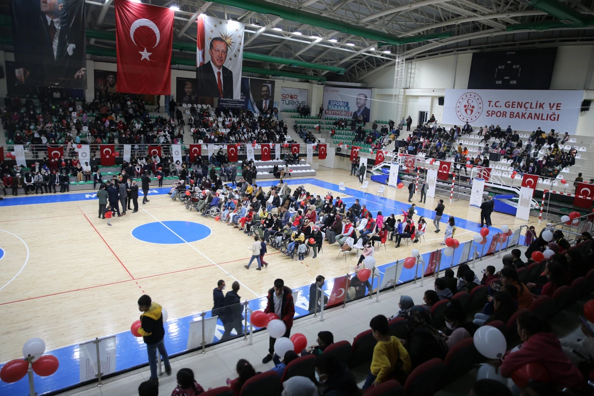 Metin Şentürk, Mardin\'de engelliler için konser verdi