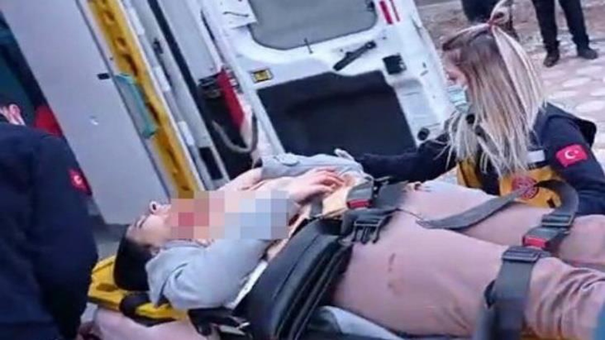 Sivas\'ta eski koca dehşeti! Sokakta karşılaşınca defalarca bıçakladı