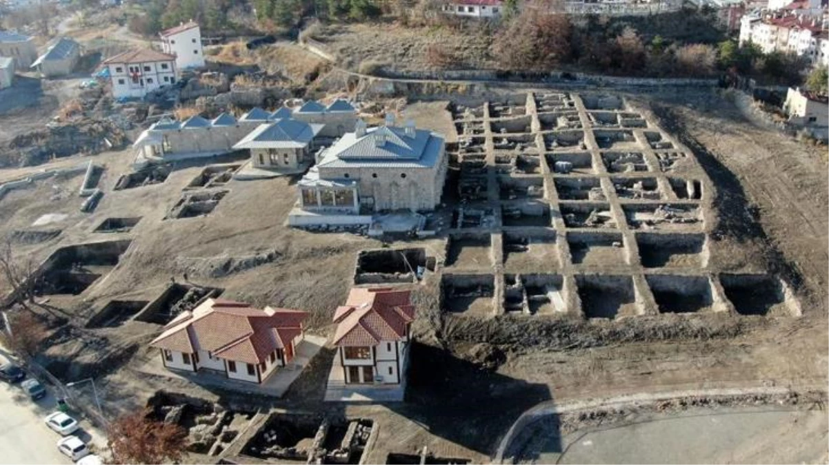 Sivas\'ta kenti Moğol baskınından koruyan surun izlerine rastlandı