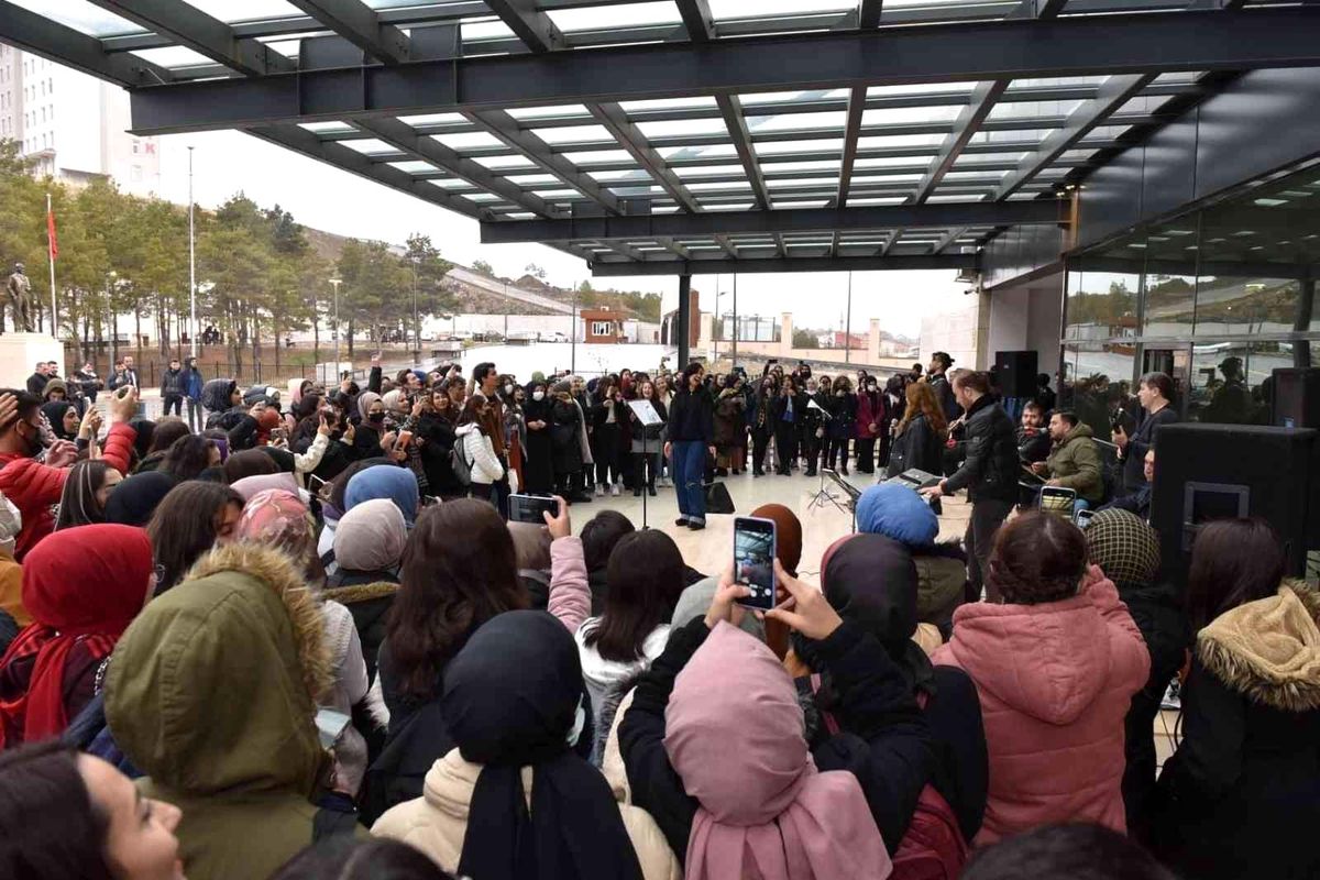Sungurlu MYO\'da konser