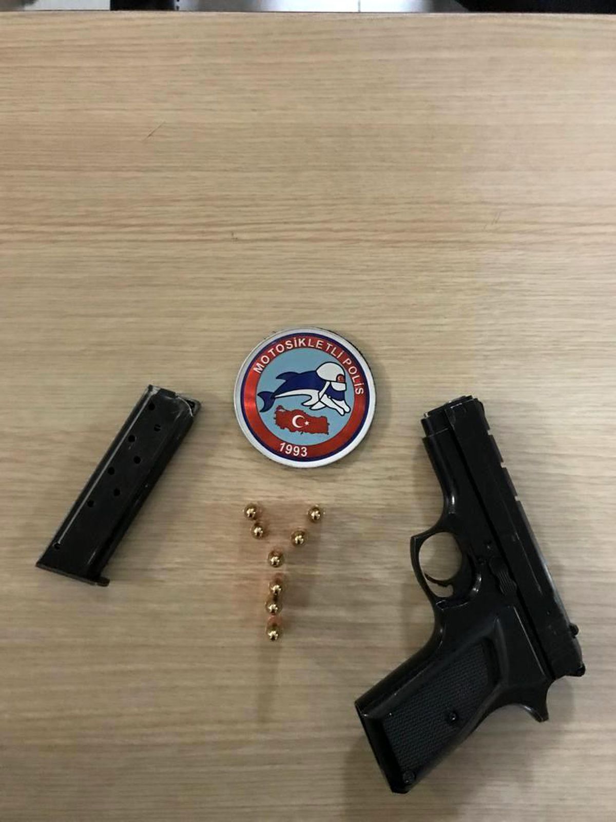 Şüphe üzerine durdurulan otomobilde ruhsatsız tabanca ele geçirildi